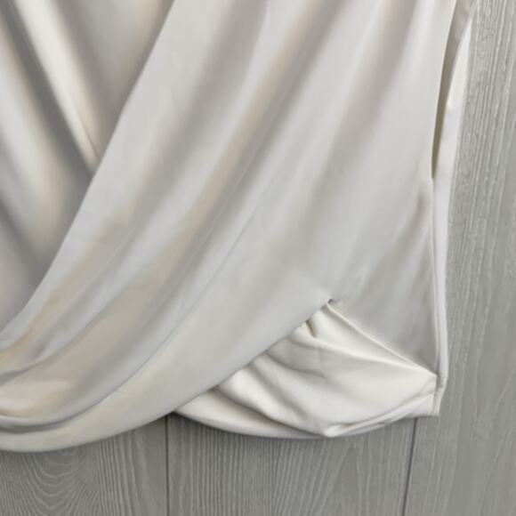 L'Agence Cream Ivory V-Neck Wrap Sleeveless Cap Sleeve Top Medium - Picture 3 of 6